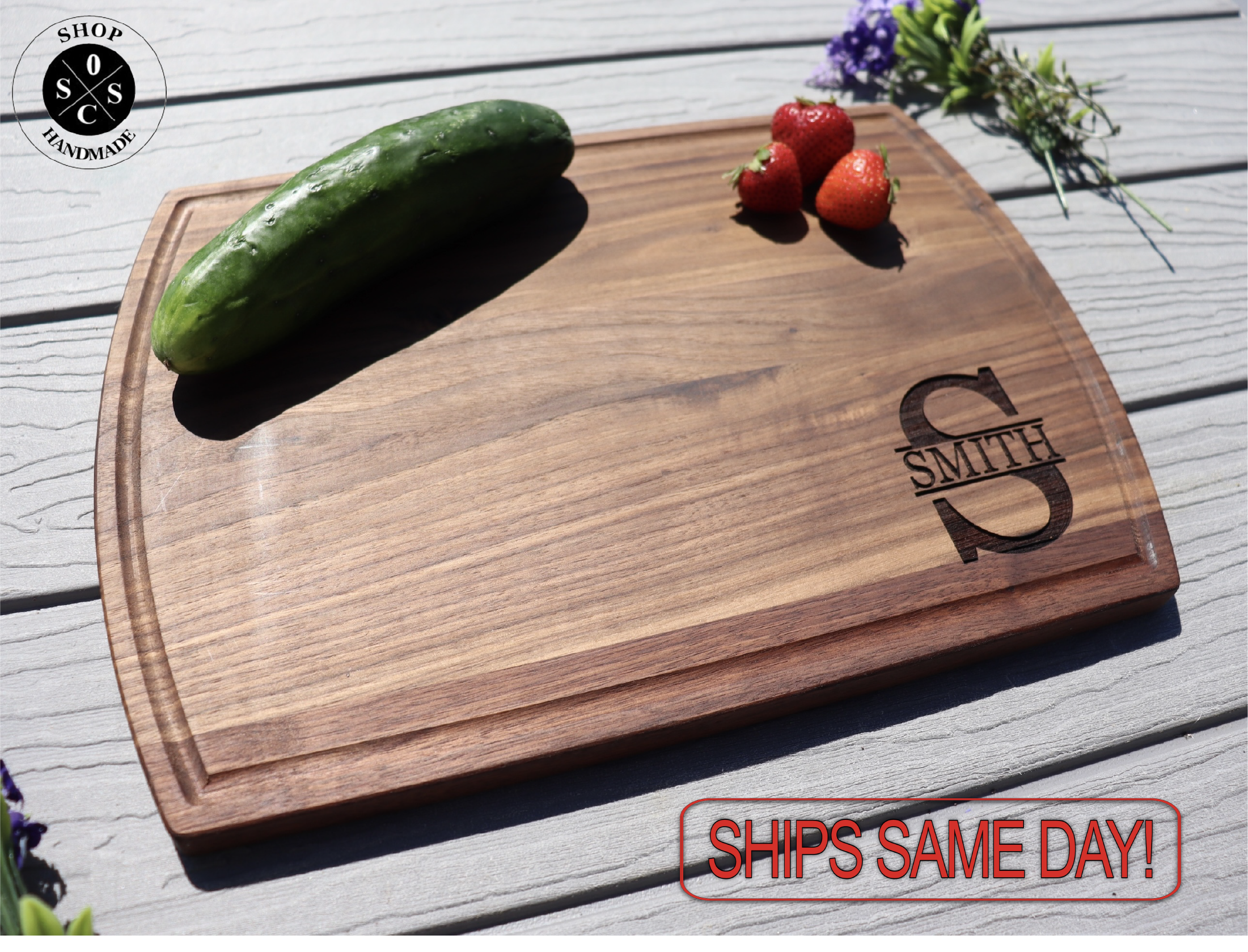 Personalized Round Handled Cutting Board w/ Grooves Modern Collection – A  Gift Personalized